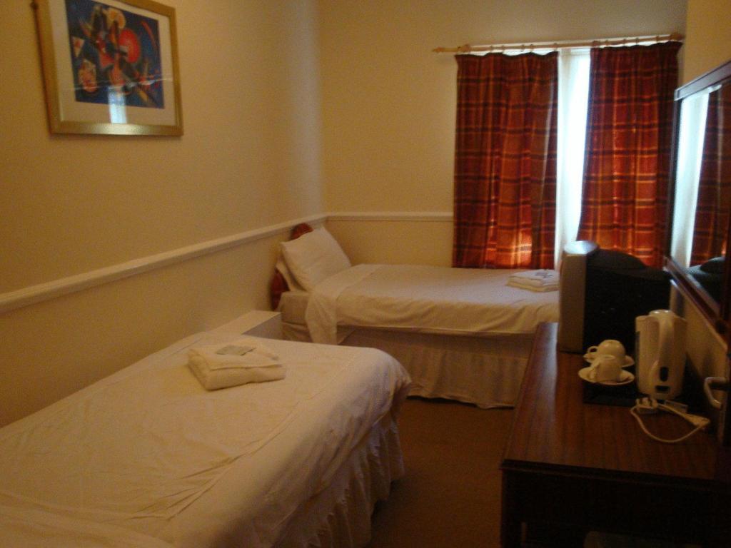 Garden Lodge Hotel Letchworth Room photo